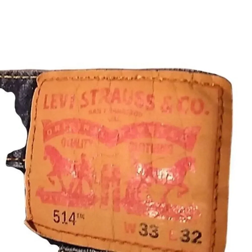 Levis errands cut